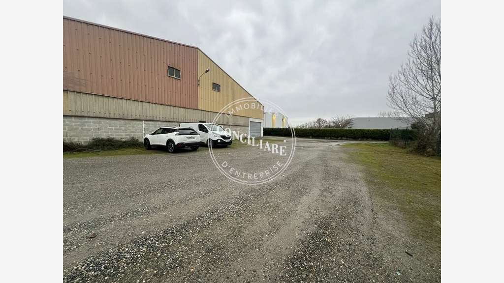 Entrepôt 675m² à louer à Portet-sur-Garonne A64
