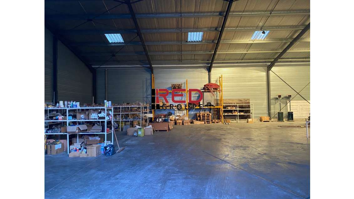 Entrepôt 335m² à louer zone artisanale Pourrières