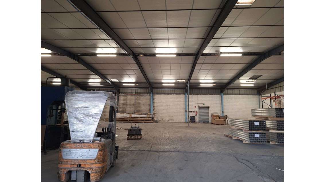 Vente entrepôt de 878m² à Puget-sur-Argens