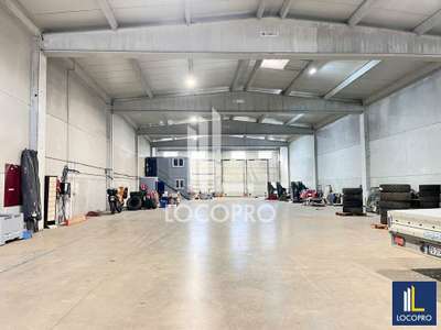A louer local d'activité 870m² ZA Puget-sur-Argens