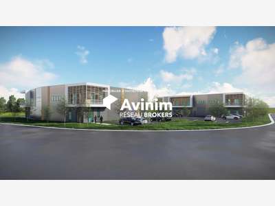 A louer local professionnel de 2 850m² en za Puget