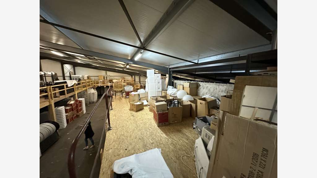 A louer local de 946m² Za des Brandeaux Angoulême