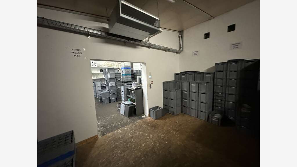 A louer local de 946m² Za des Brandeaux Angoulême