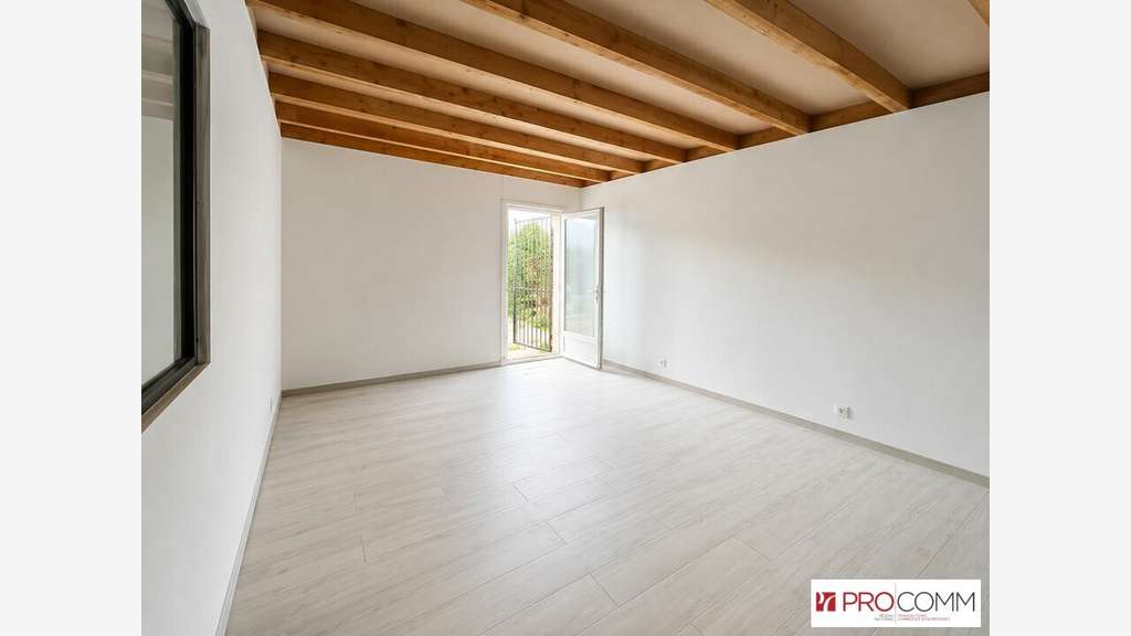 A louer local de 203m² à Puyvert ZA de la Valette