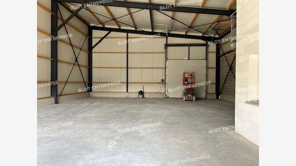 A louer local d'activités 212m² à Quessoy