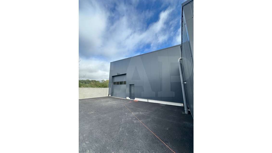 A louer local d'activité 235m² à Quessoy