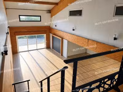 À LOUER - LOCAL D'ACTIVITÉS - QUESTEMBERT - 700 m²
