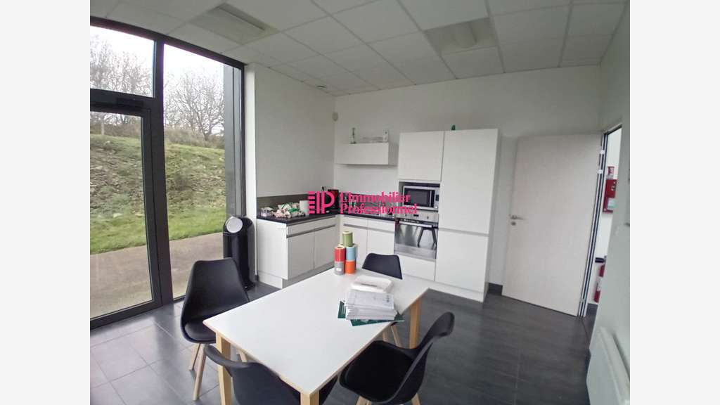 A louer local d'activité 470m² sur 5111m² Quimper