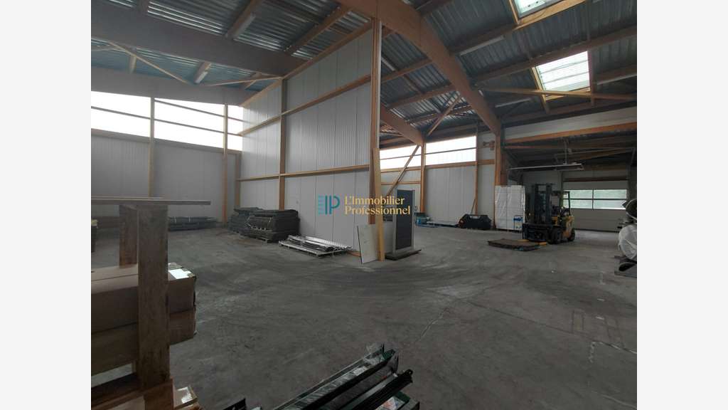 A louer local d'activité 470m² sur 5111m² Quimper