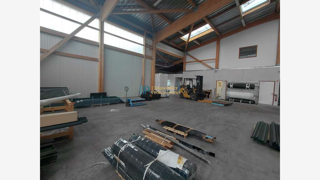 A louer local d'activité 470m² sur 5111m² Quimper