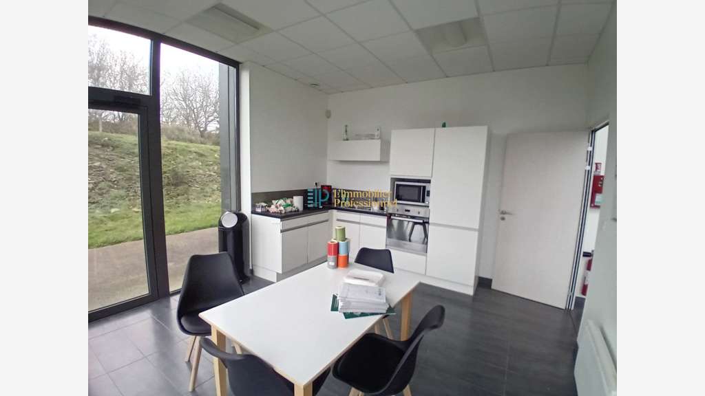 A louer local d'activité 470m² sur 5111m² Quimper