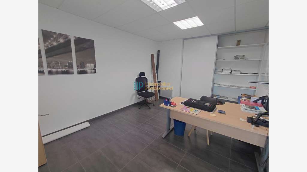 A louer local d'activité 470m² sur 5111m² Quimper