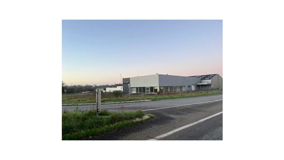 A louer local commercial 350m² à Quimper bel empl