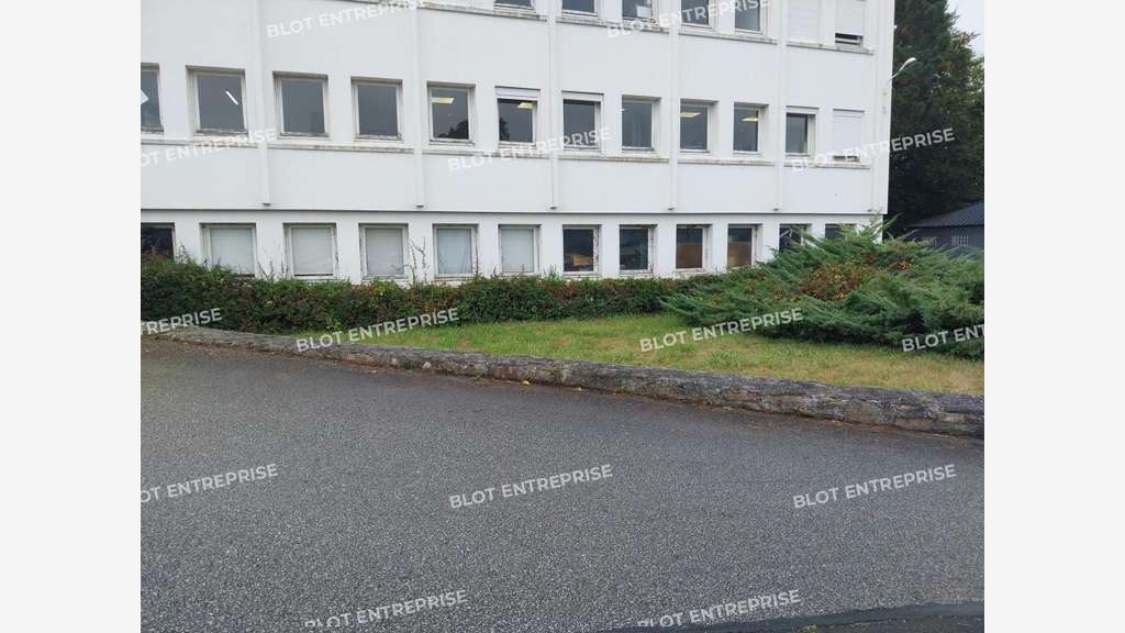 A louer locaux d'activités 150m² à Quimper