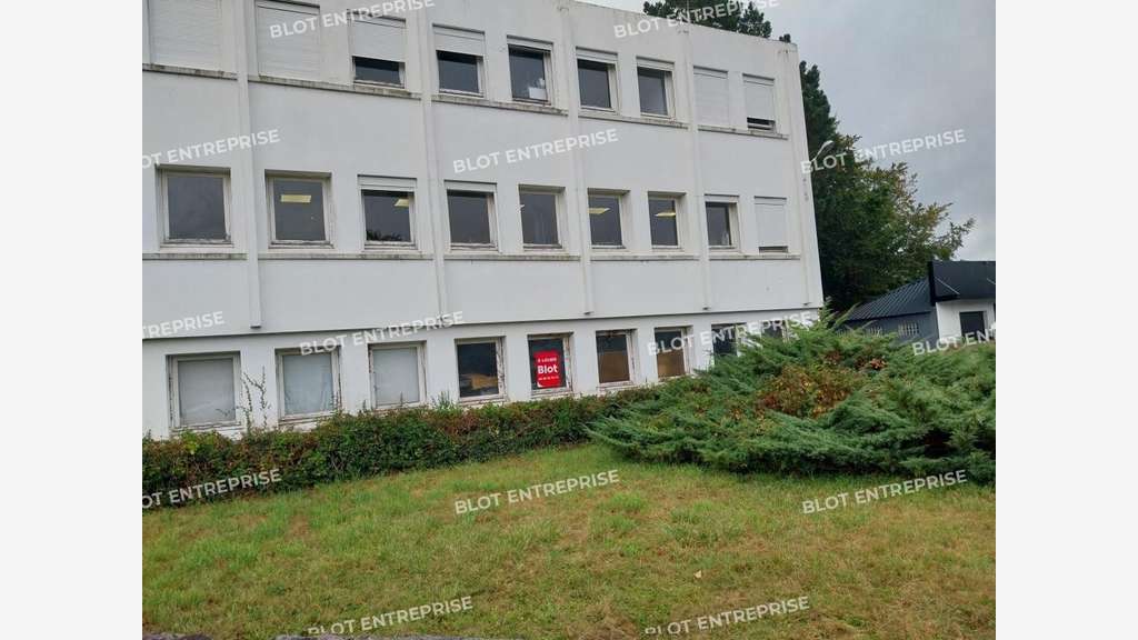 A louer locaux d'activités 150m² à Quimper