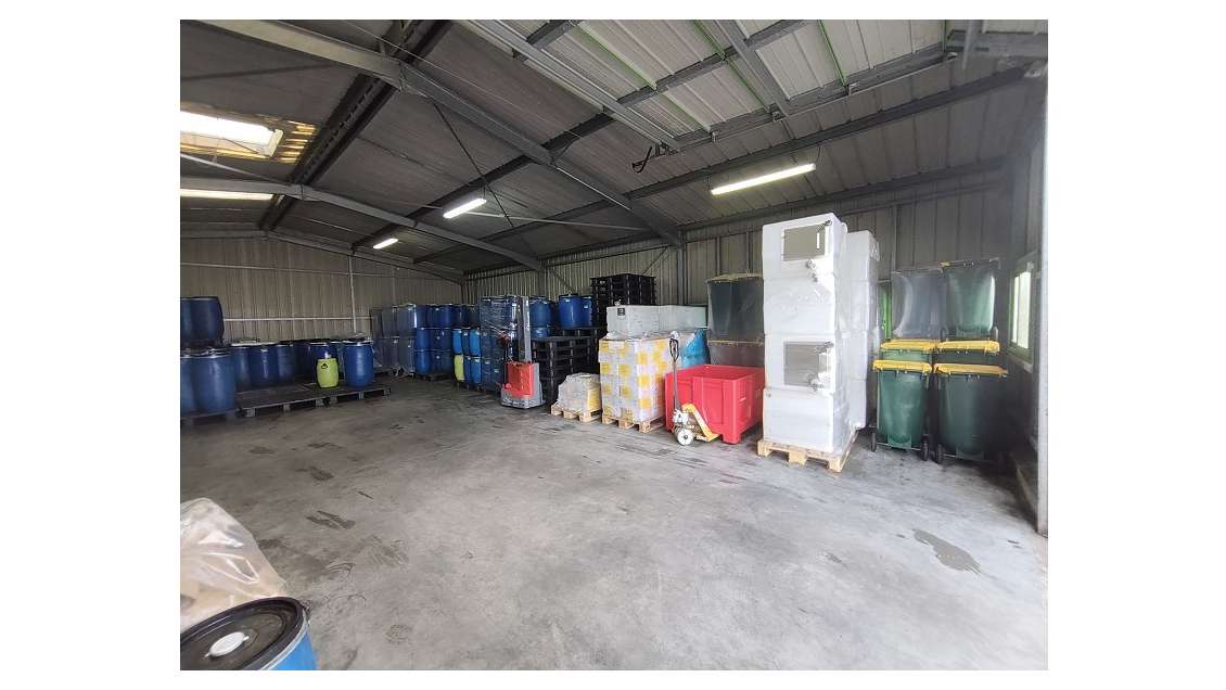 A louer entrepôt 200m² Quimper zone de Troyallach