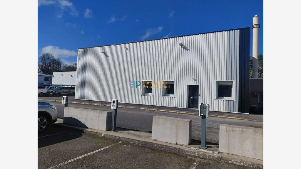 A louer Local d'activité de 395m² Nord Quimper