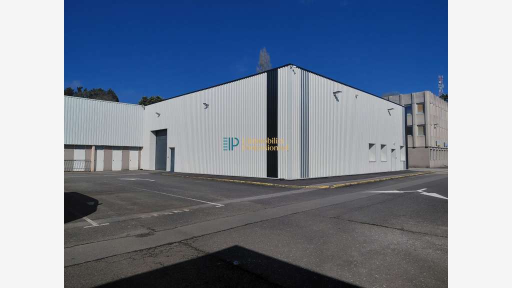 A louer Local d'activité de 395m² Nord Quimper