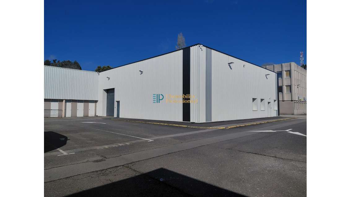 A louer Local d'activité de 395m² Nord Quimper