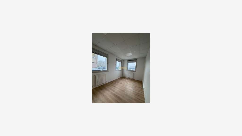 A louer Local d'activité de 395m² Nord Quimper