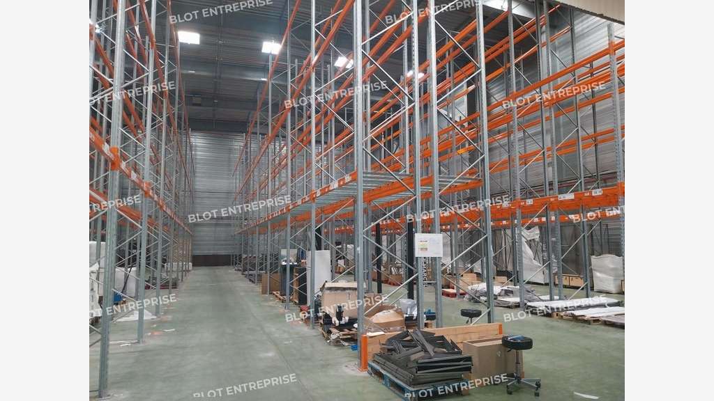 A louer locaux d'activités 1529m² Quimper Kernevez