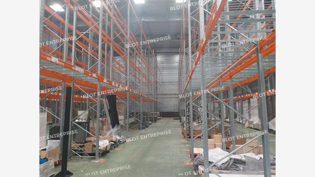 A louer locaux d'activités 1529m² Quimper Kernevez