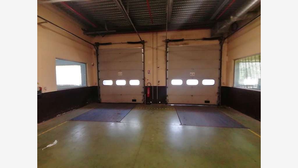 A louer bâtiment logistique de 1500m² à Quimper