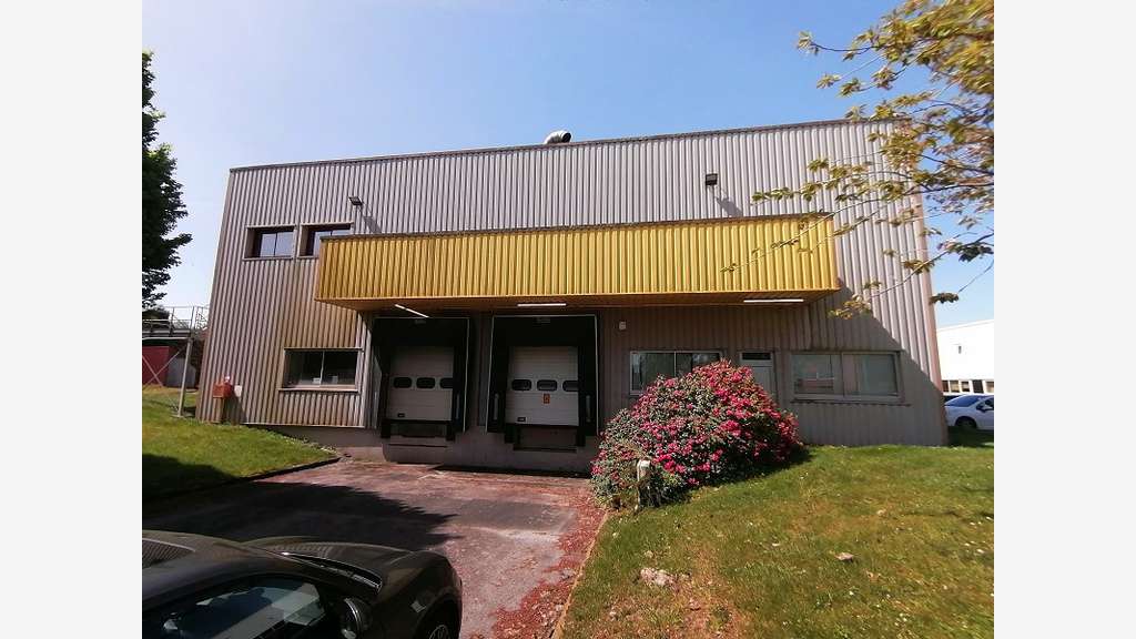 A louer bâtiment logistique de 1500m² à Quimper
