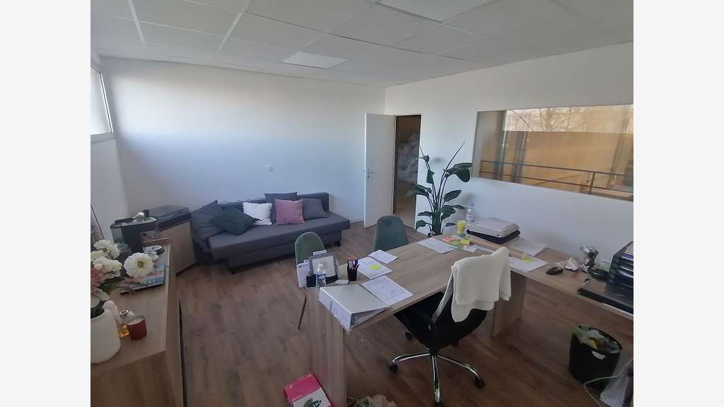 A louer bâtiment d'activité 400m² à Concarneau