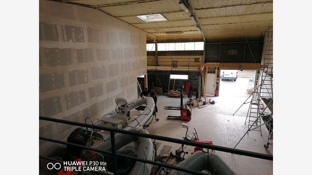 A louer bâtiment d'activité 400m² à Concarneau