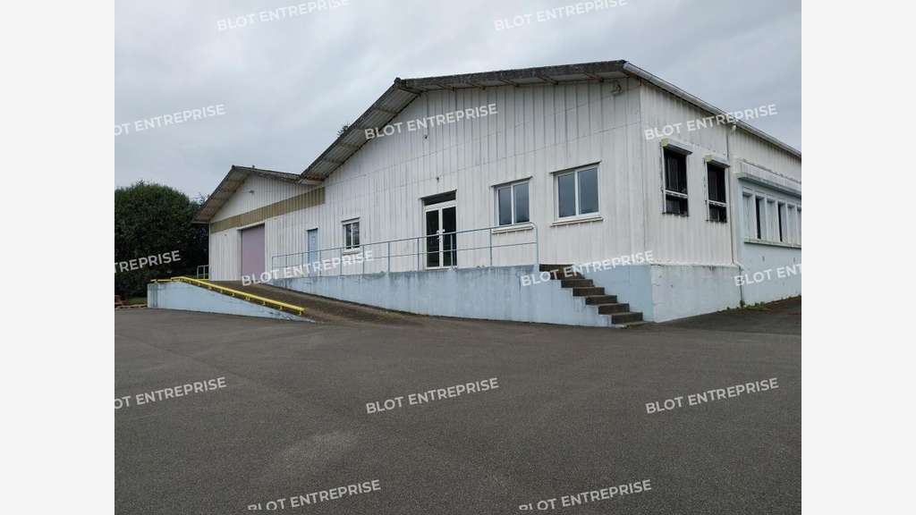 A louer local d'activités 450m² à Quimper RN165