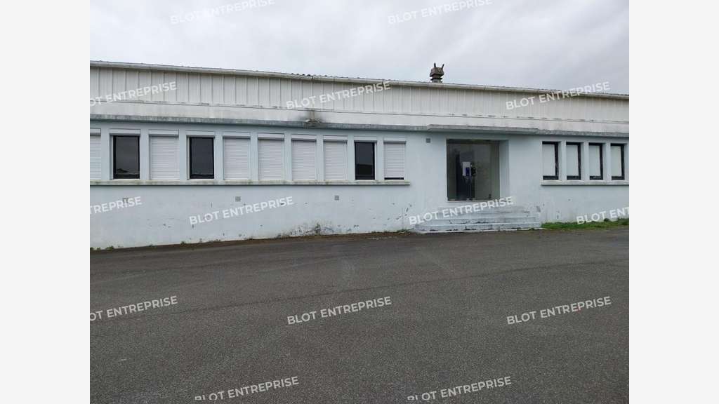 A louer local d'activités 450m² à Quimper RN165