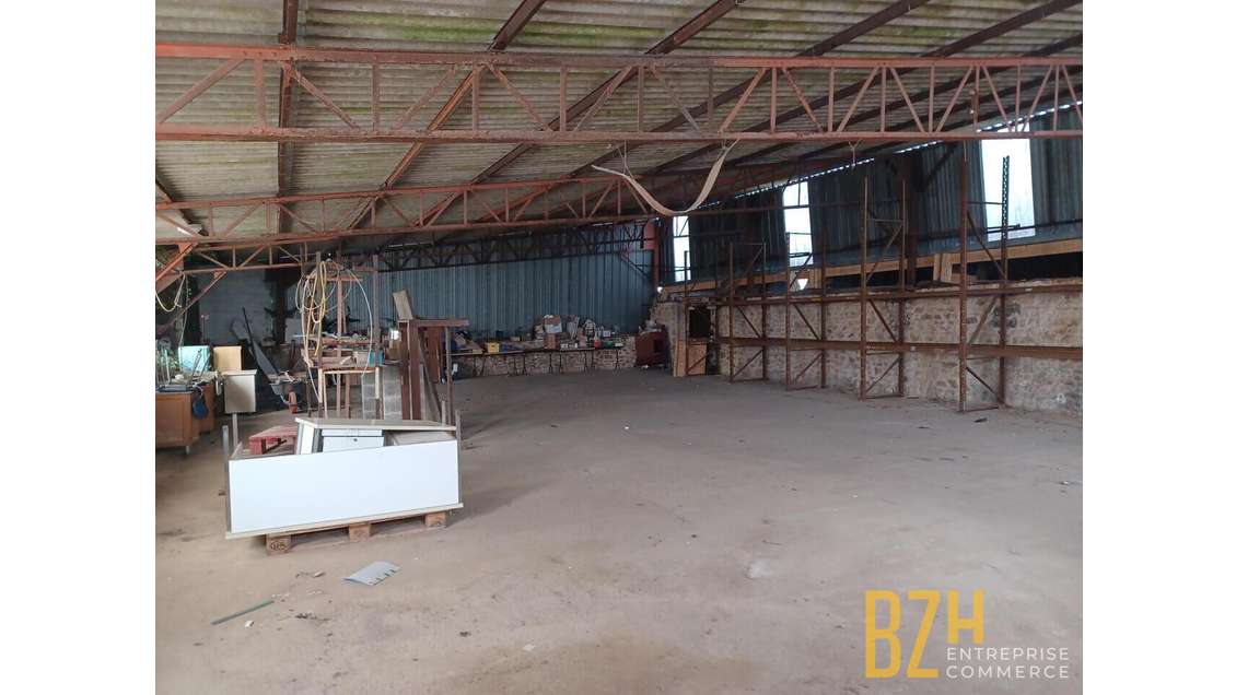 A louer local d'activité 1300m² à Quimperlé