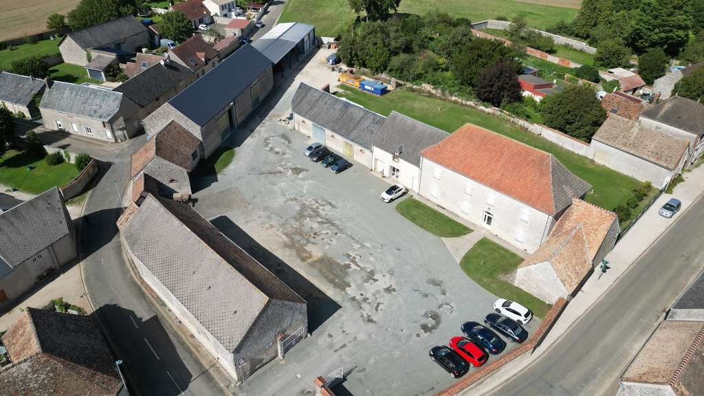 Loue local pro ancienne ferme 1415m² Reclainville