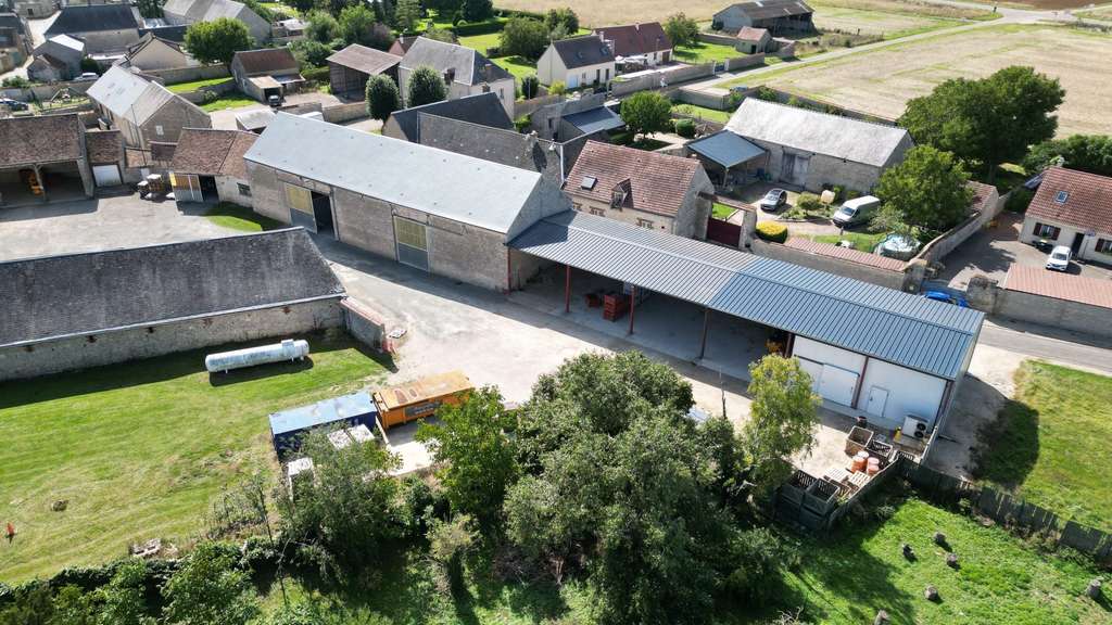 Loue local pro ancienne ferme 1415m² Reclainville