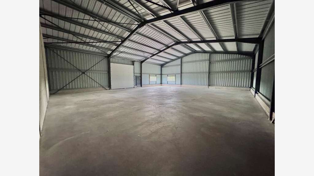 À louer entrepôt 241m² ZA de Recy Marne (51)