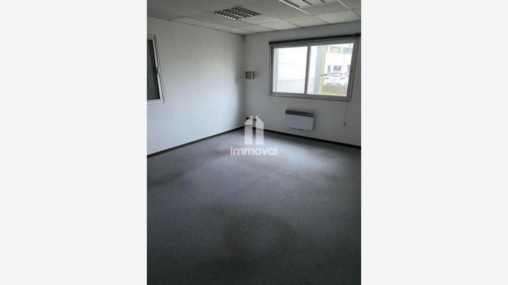 A louer local 1832m² Zone d'activité Reichstett