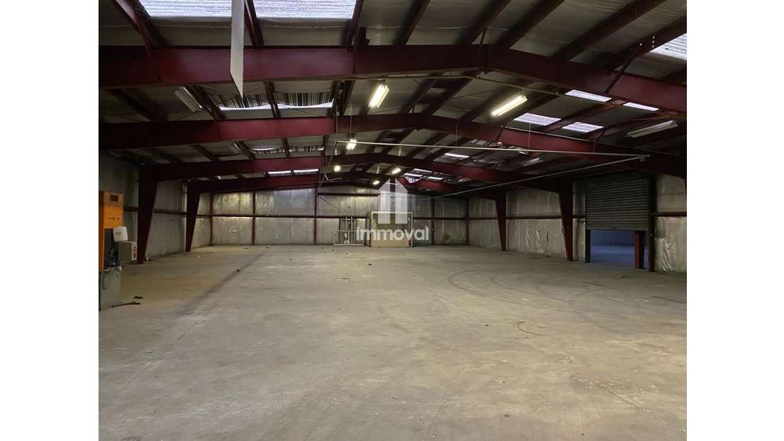 A louer local 1832m² Zone d'activité Reichstett