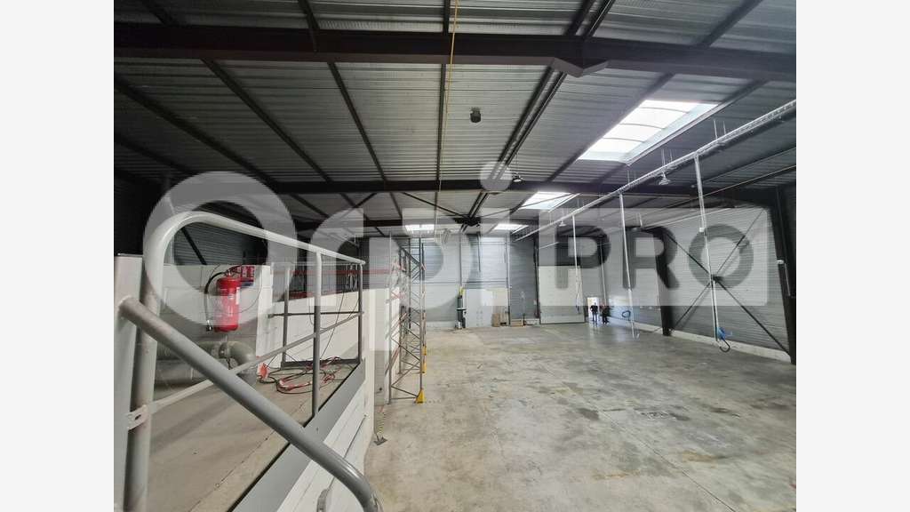 Local d'activité 1000m² à louer à Reims Farman