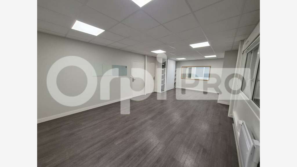 Local d'activité 1000m² à louer à Reims Farman