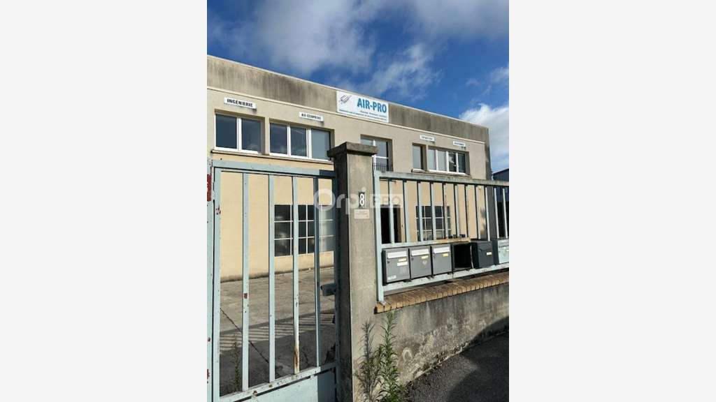 A louer entrepôt 600m² acc poids lourds à Reims