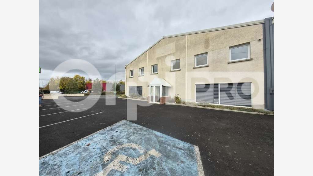 Local d'activité 1280m² à louer à Reims