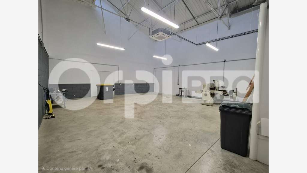 Local d'activité 248m² à louer à Reims