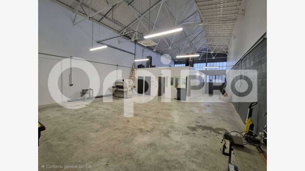 Local d'activité 248m² à louer à Reims
