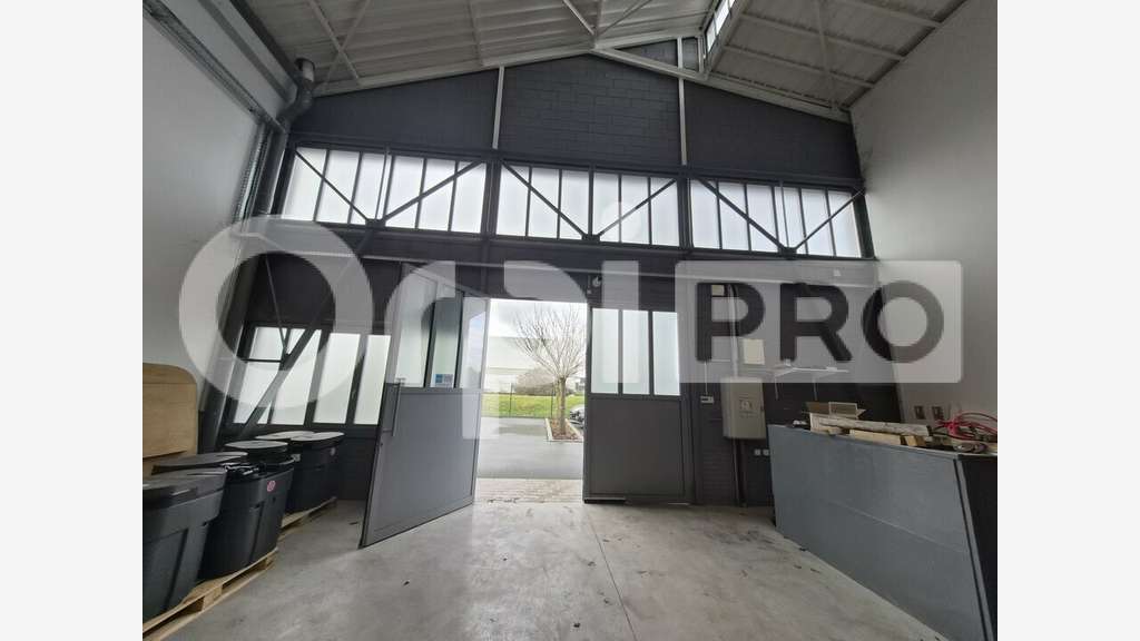 Local 312m² à louer à Reims rue du Cln Charbonneau