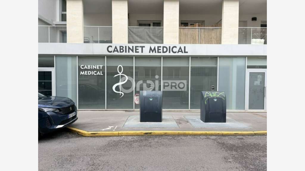 Local professionnel neuf de 80m² à louer à Reims