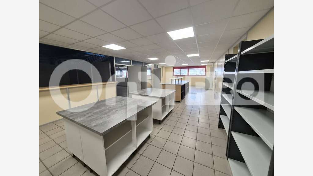 Loue local d'activité 1250m² à Reims Neuvillette