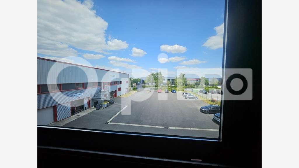 Loue local d'activité 1250m² à Reims Neuvillette
