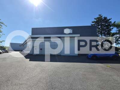 Local d'activité 686m² à louer à Reims
