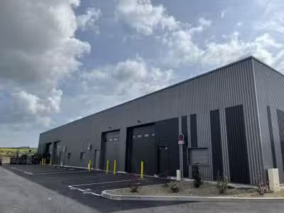 À louer – Locaux d'Activités à partir de 400 m² à 
